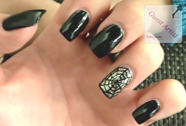 Halloween Spider Web Nails