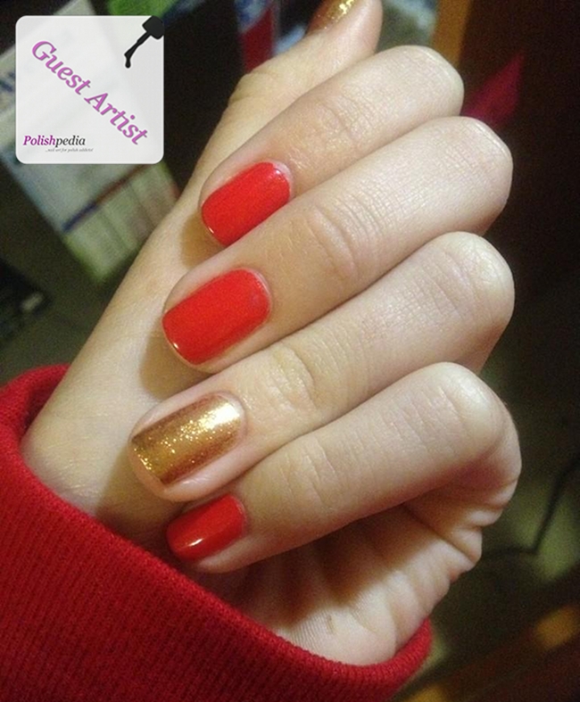 Christmas Gold Glitter Nails | Polishpedia: Nail Art | Nail Guide